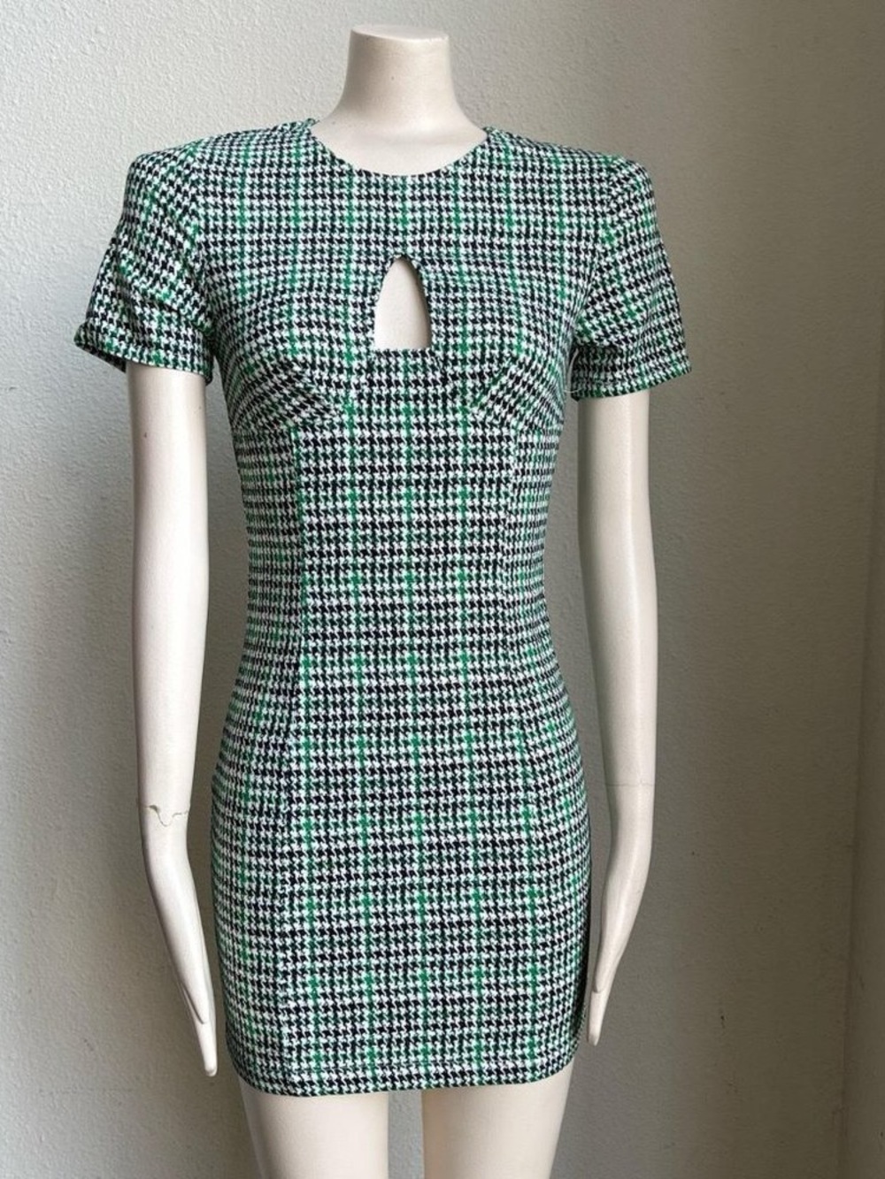 NWOT re:named Green Houndstooth Keyhole Bodycon Dress